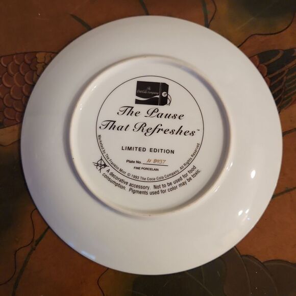 Franklin Mint Coca Cola Santa Porcelain Decorative Salad Dessert Plates Set of 4 - Picture 12 of 15